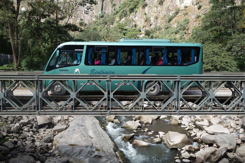 Como comprar bilhetes de ônibus de Aguas Calientes para Machu Picchu?