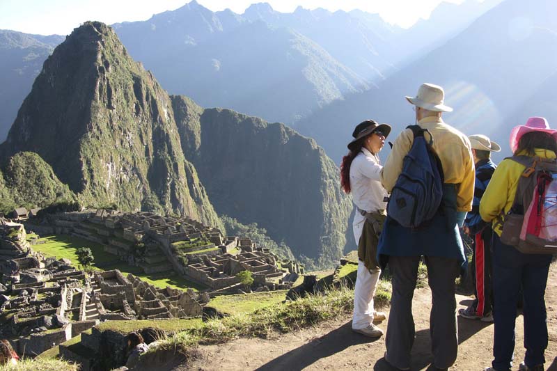 Como contratar um guia em Machu Picchu?