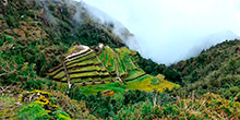 Sítio arqueológico de Phuyupatamarca em Machu Picchu