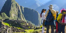 Experiência cultural durante a visita guiada a Machu Picchu